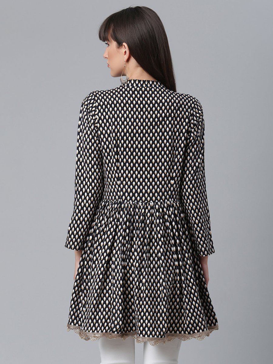 Ahalyaa Black & White Printed Tunic