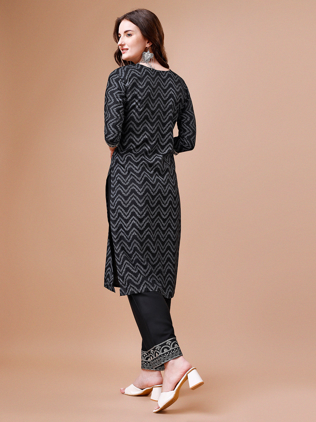 Embroidered Chevron Printed Cotton Kurta With Pant, Multicolor - Hiral Fashion - Distacart