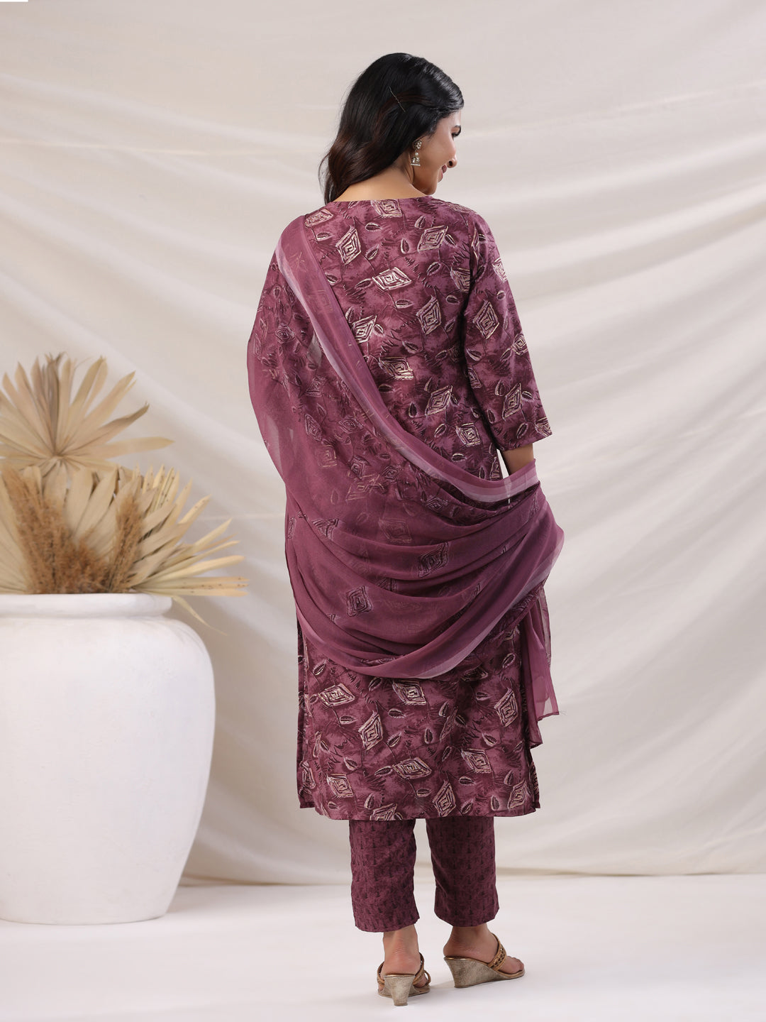 Janasya Regular Biscuit Slub Violet Abstract Tie-Up Neck Kurta,Bottom & Dupatta