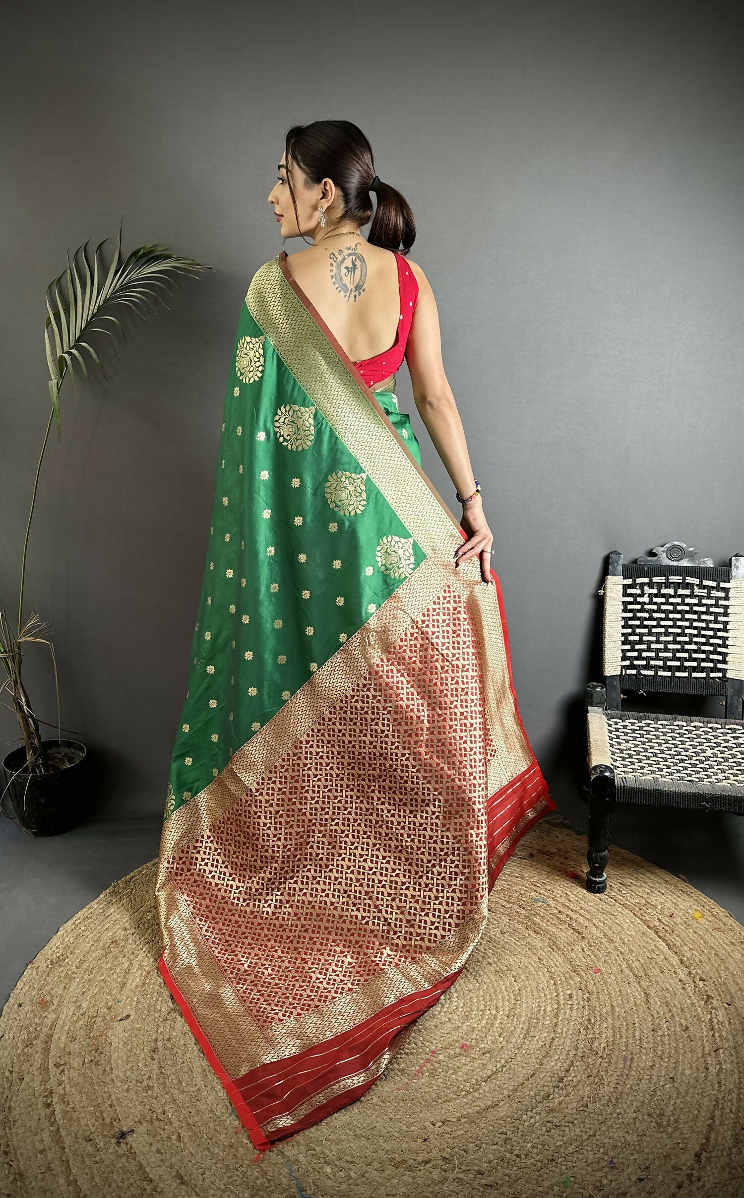 Joban Fashion Bottle Green Woven Butti Soft Silk Banarasi Silk Saree - Distacart