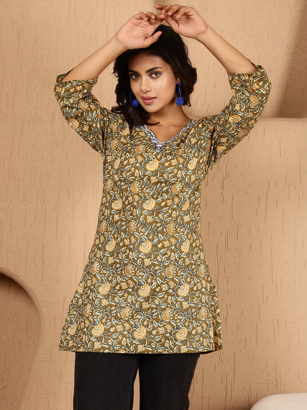 Antaran Green Pure Cotton Embroidered Tunic
