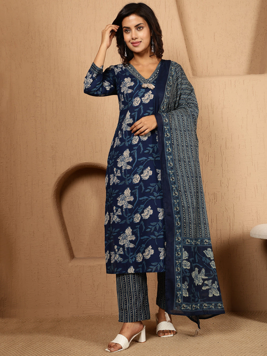 Antaran Blue Pure Cotton Embellished Kurta Pant & Dupatta Set - Distacart