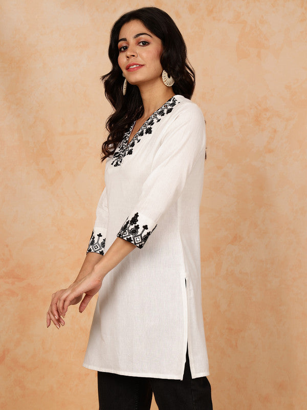 Antaran White Pure Cotton Embroidered Tunic