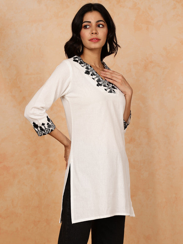 Antaran White Pure Cotton Embroidered Tunic