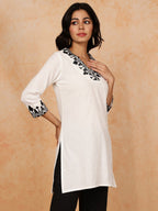 Antaran White Pure Cotton Embroidered Tunic