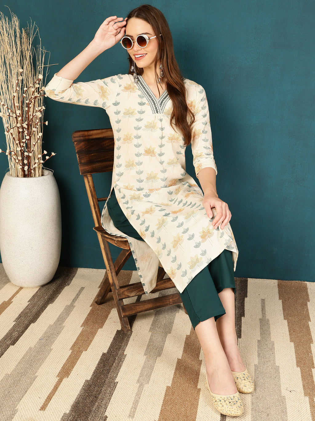 Antaran Off White Pure Cotton Embellished Kurta - Distacart