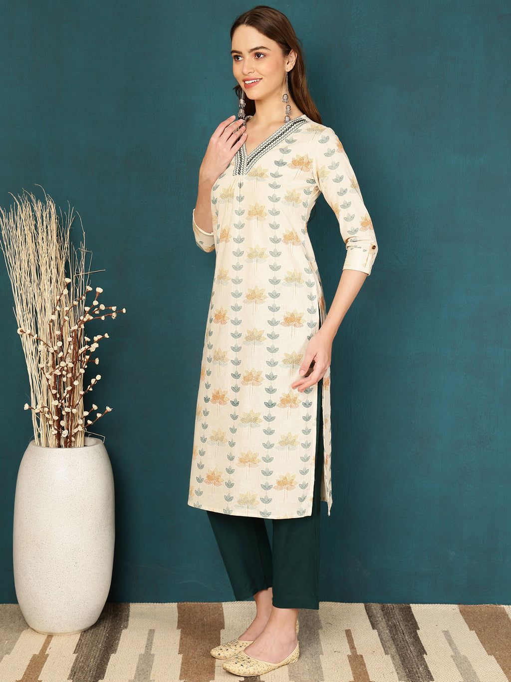 Antaran Off White Pure Cotton Embellished Kurta - Distacart