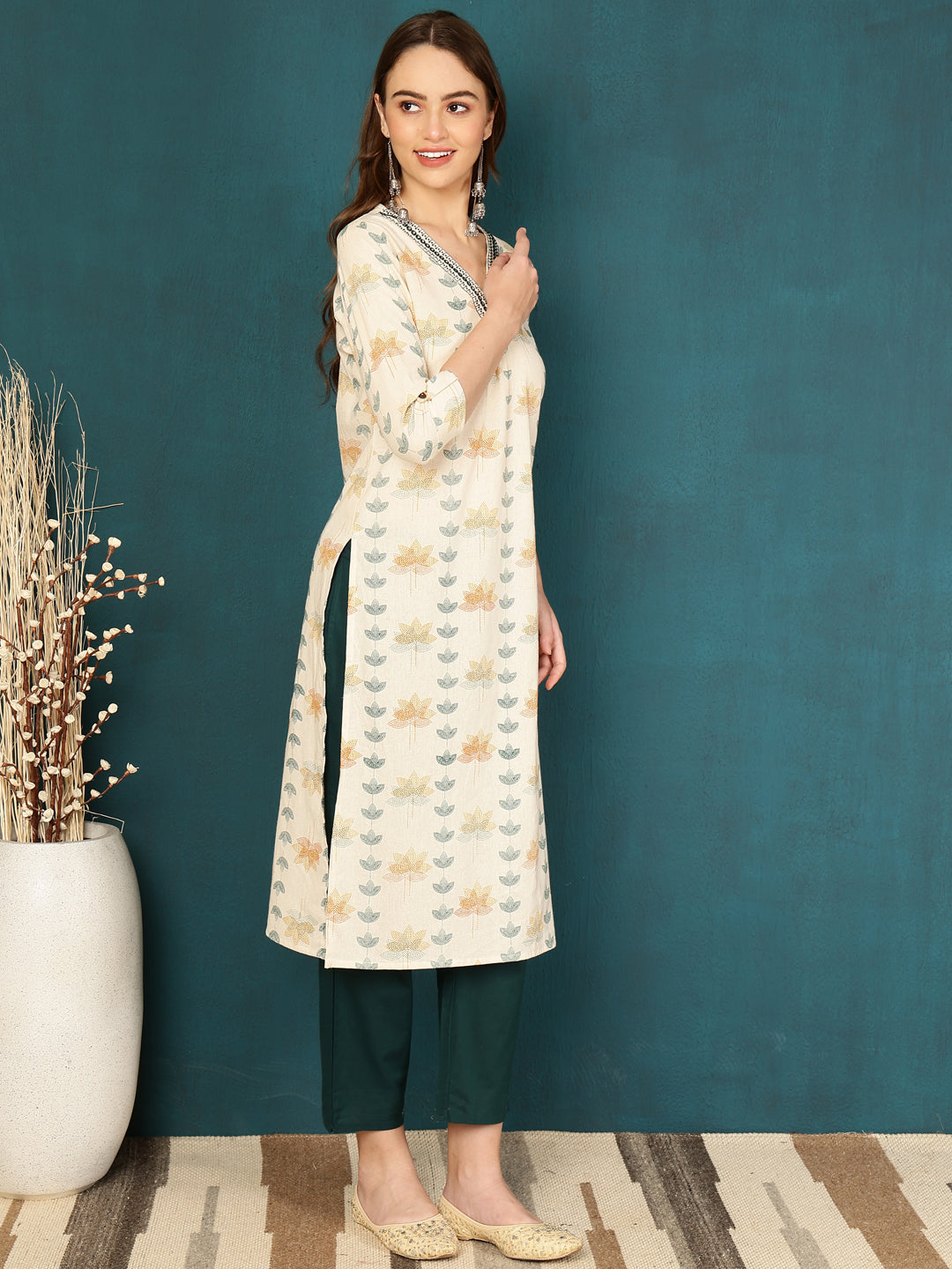 Antaran Off White Pure Cotton Embellished Kurta - Distacart