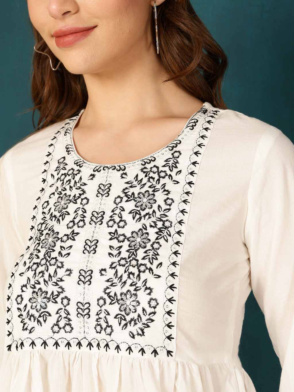 Antaran White Pure Cotton Embellished Tunic