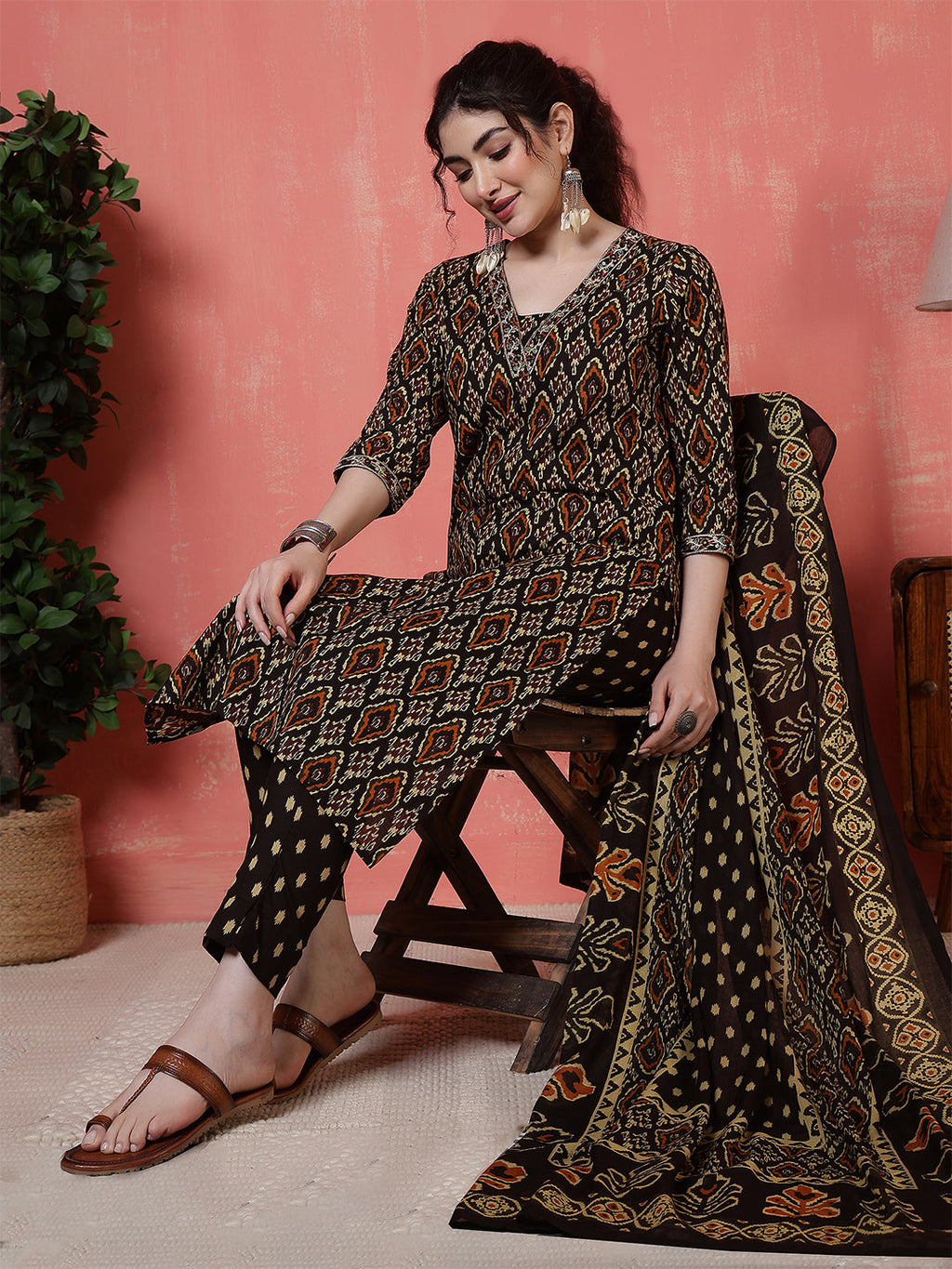 Antaran Black Pure Cotton Embroidered Kurta Pant Dupatta - Distacart