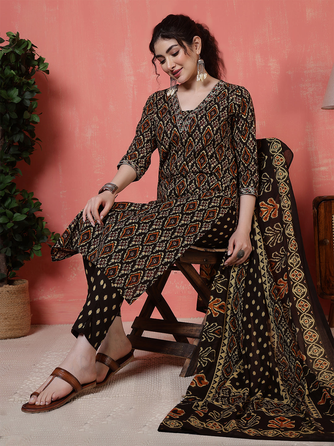 Antaran Black Pure Cotton Embroidered Kurta Pant Dupatta - Distacart
