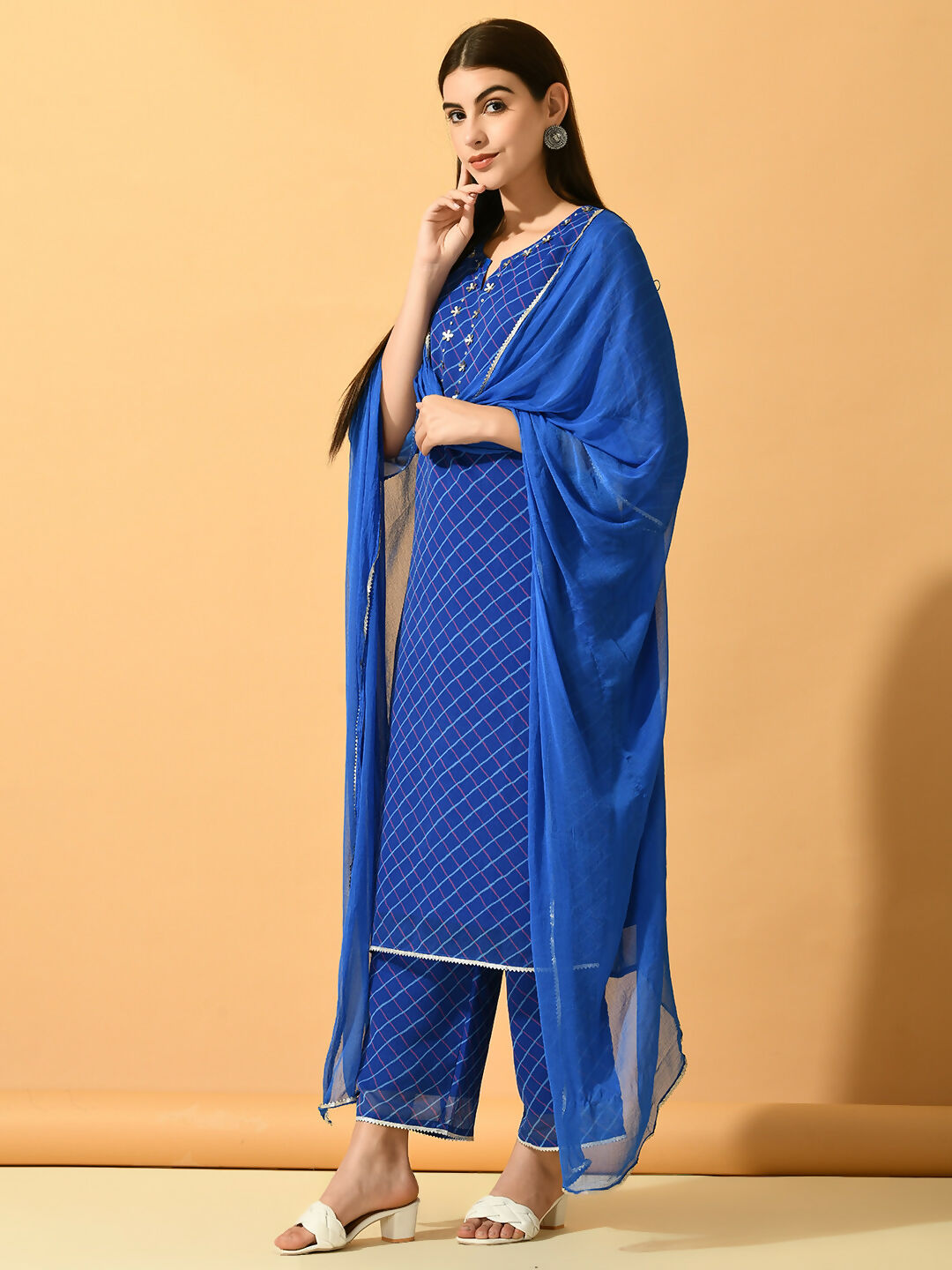 Myshka Women's Blue Embroidered Party Kurta Sets