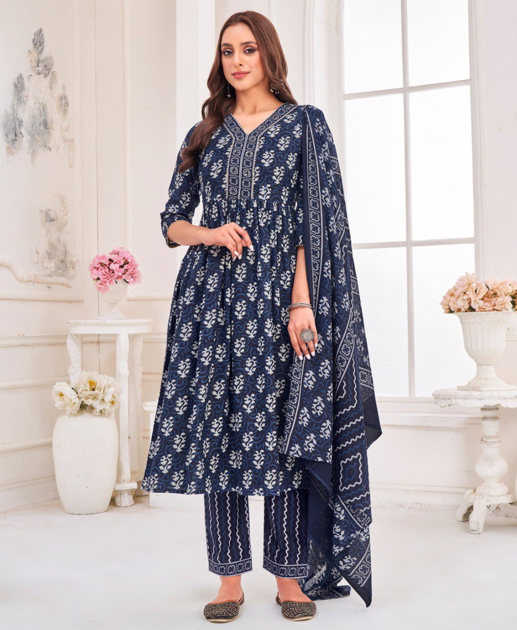 Prazu Fashion Navy Blue Pure Cotton Geometric & Gold Foil Print Kurta Set - Distacart