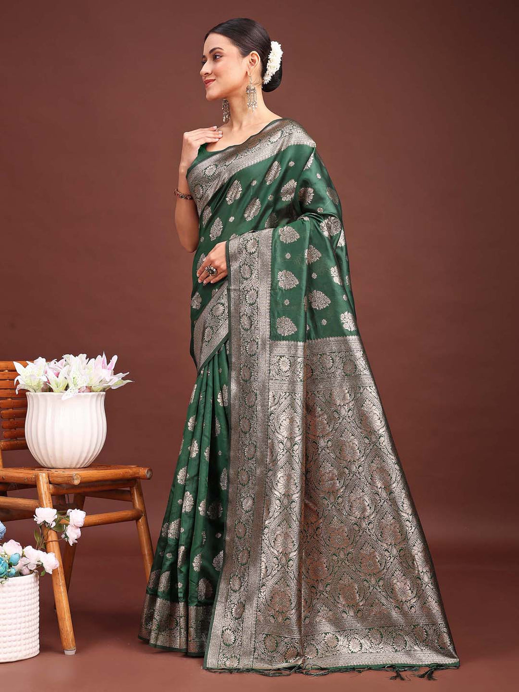 Shree Shyam Fashion Dark Green Banarasi Silk Saree with Zari Weaving - A Timeless Tale of Elegance - Distacart