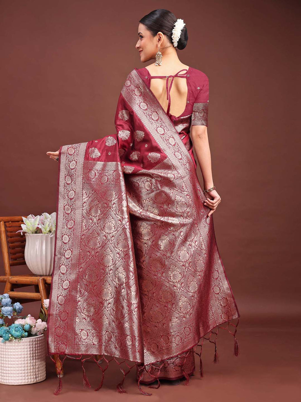 Shree Shyam Fashion Maroon Banarasi Silk Saree with Zari Weaving - A Timeless Tale of Elegance - Distacart