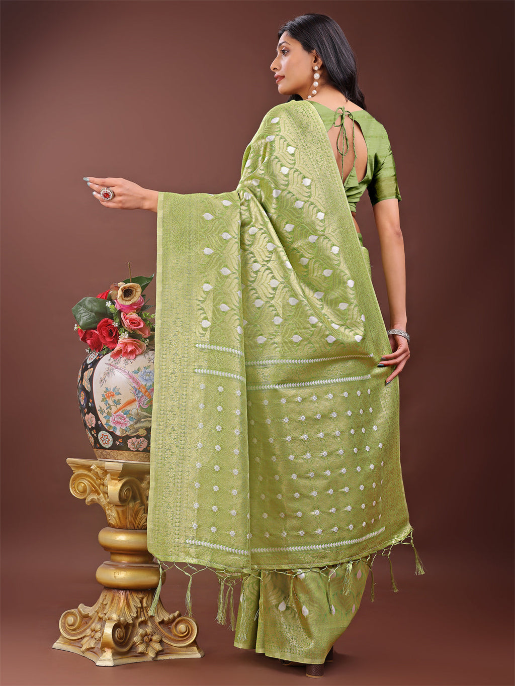 Shree Shyam Fashion Elegant Light Green Linen Saree with Silver Zari Butta & Pallu - Daily Wear | Festive Look | Soft Feel