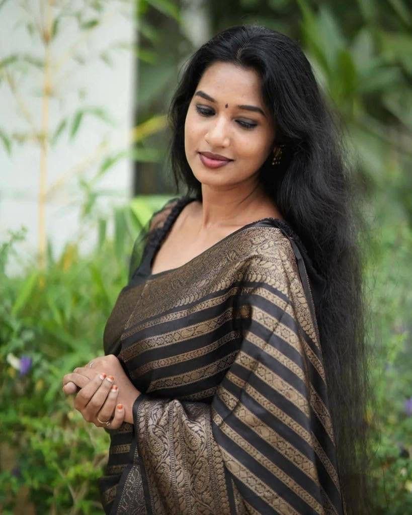 Vamika Weaving Banarasi Jacquard Black Kanjivaram Saree - Distacart