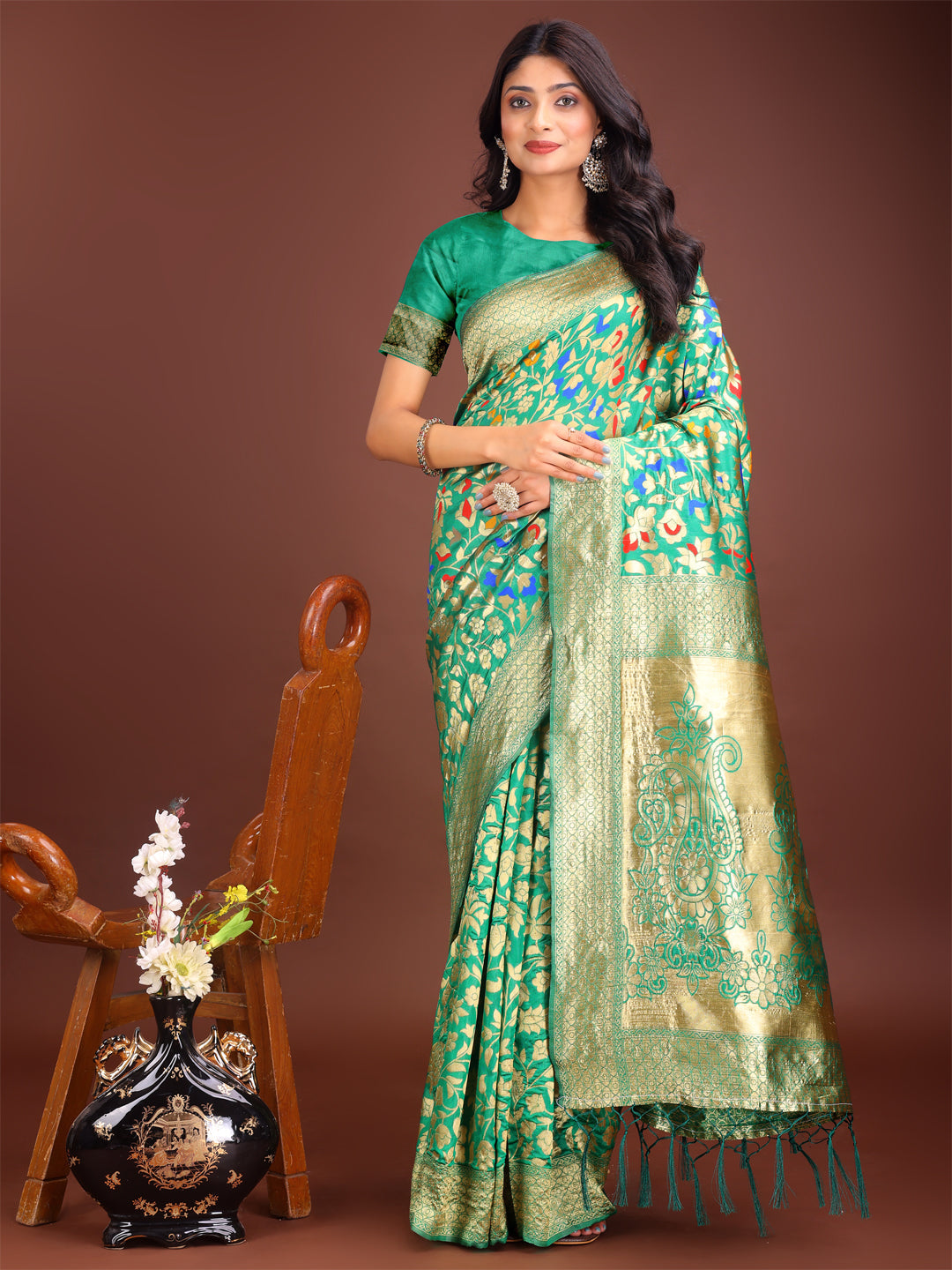 Shree Shyam Fashion Majestic Green Silk Saree with Gold Zari & Floral Design - Perfect for Festive & Traditional Occasions - Distacart