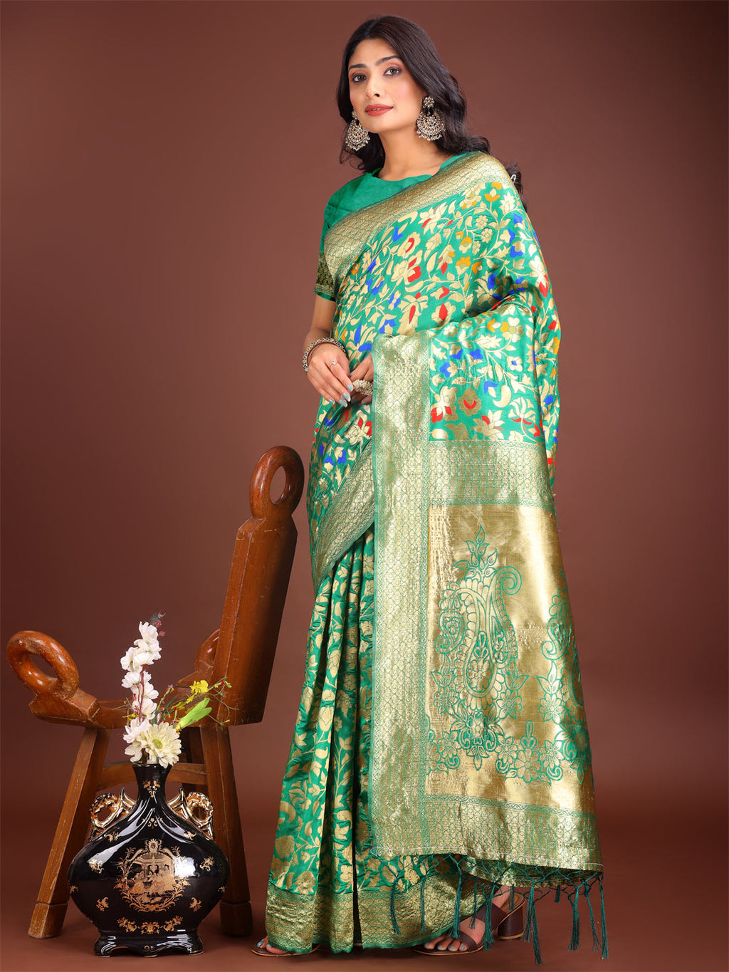 Shree Shyam Fashion Majestic Green Silk Saree with Gold Zari & Floral Design - Perfect for Festive & Traditional Occasions - Distacart