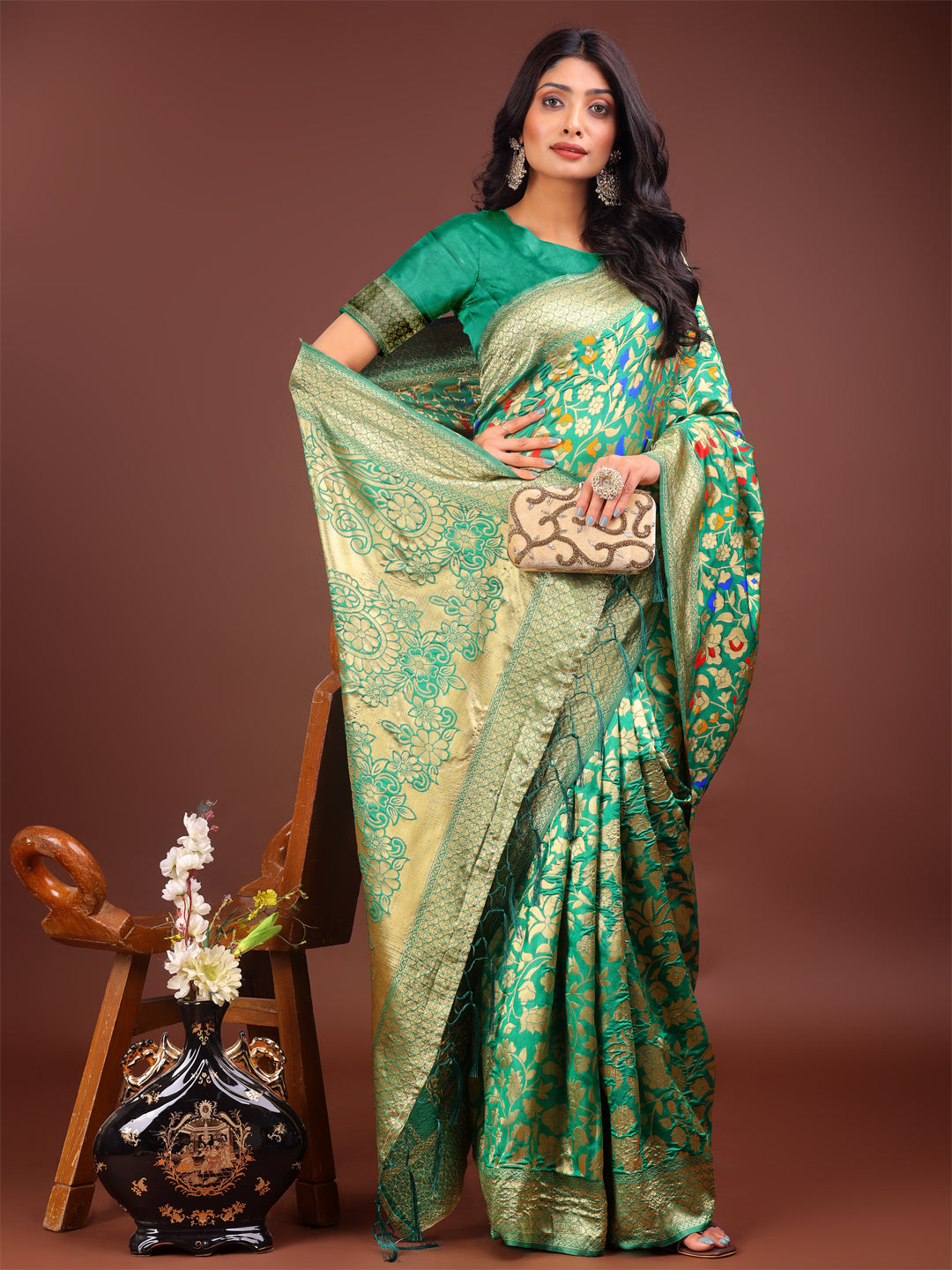 Shree Shyam Fashion Majestic Green Silk Saree with Gold Zari & Floral Design - Perfect for Festive & Traditional Occasions - Distacart