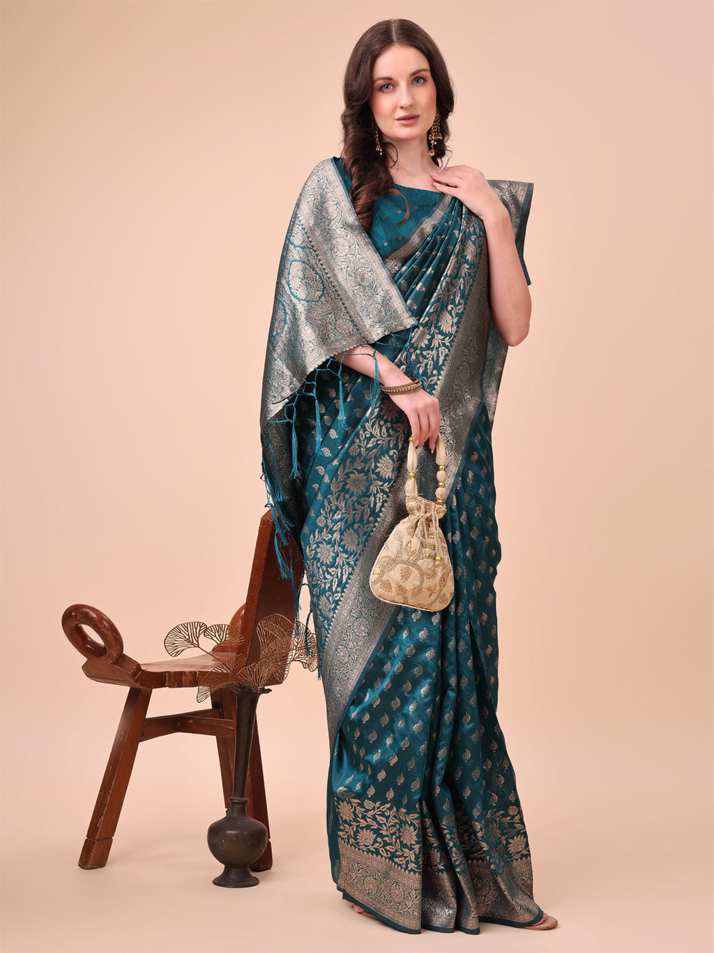 Shree Shyam Fashion Magenta Banarasi Silk Saree with Silver Zari Woven Pallu & Border - Wedding & Festive Wear Elegance - Distacart