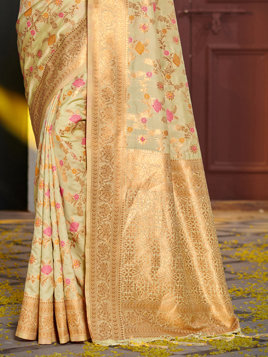 Shree Shyam Fashion Graceful Light Green Banarasi Silk Saree with Golden Zari Woven Border & Floral Jaal - Wedding & Festive Wear - Distacart