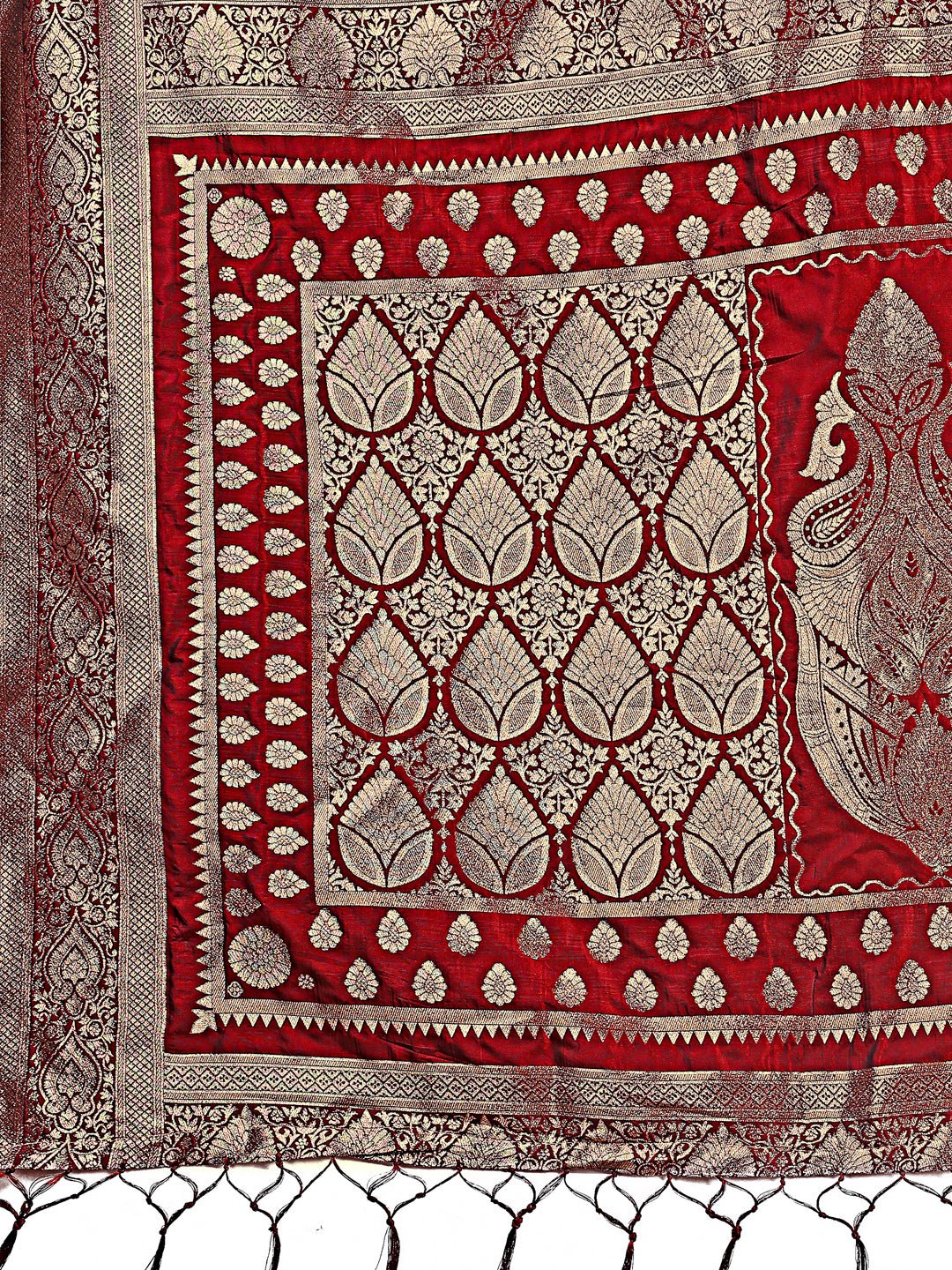Shree Shyam Fashion Graceful Maroon Banarasi Silk Saree with Silver Zari - Perfect Ethnic Wear for Weddings & Festive Moments - Distacart