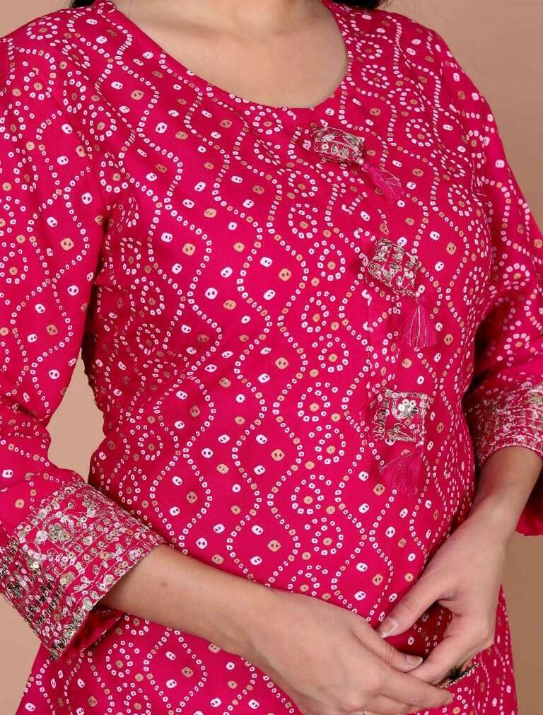 Miravan Women's Plus Size Pink Bandhani Pakistani Straight Kurti
