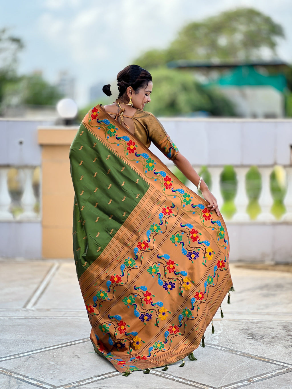 Vedant Vastram Soft Litchi Silk Paithani Jacquard Saree - Mahendi