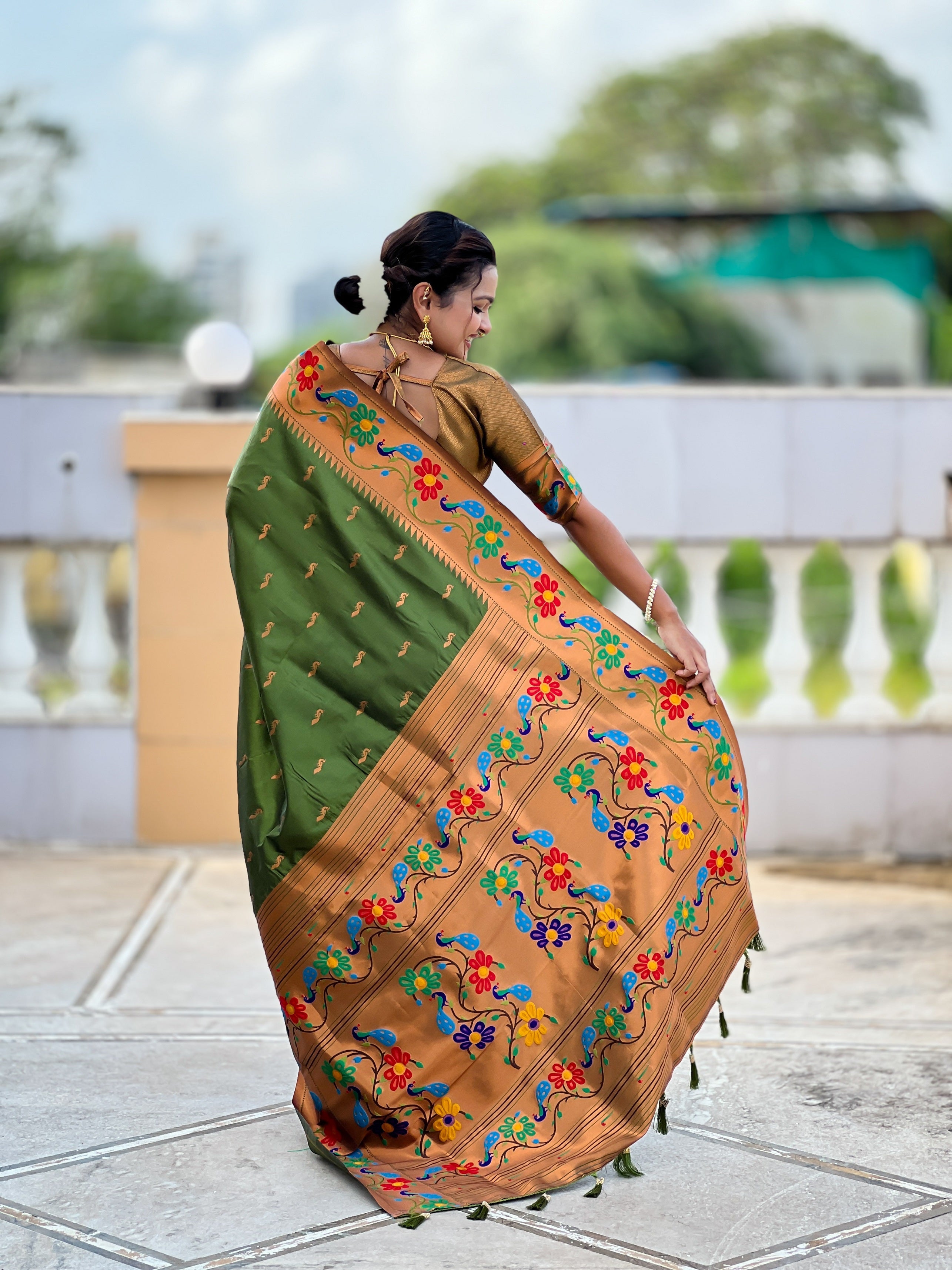 Vedant Vastram Soft Litchi Silk Paithani Jacquard Saree - Mahendi