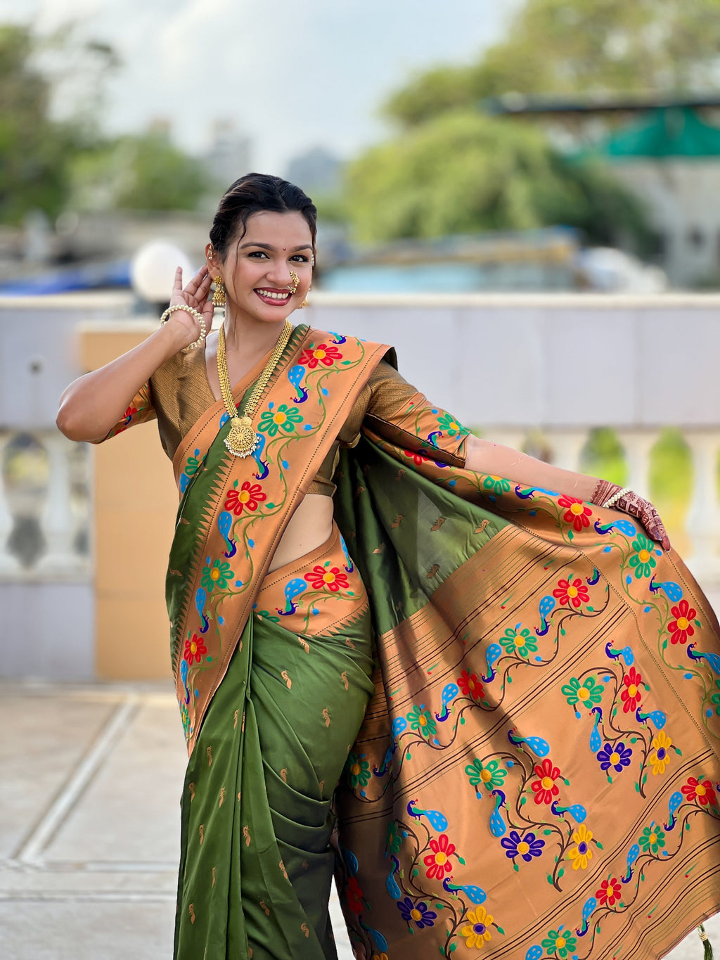 Vedant Vastram Soft Litchi Silk Paithani Jacquard Saree - Mahendi