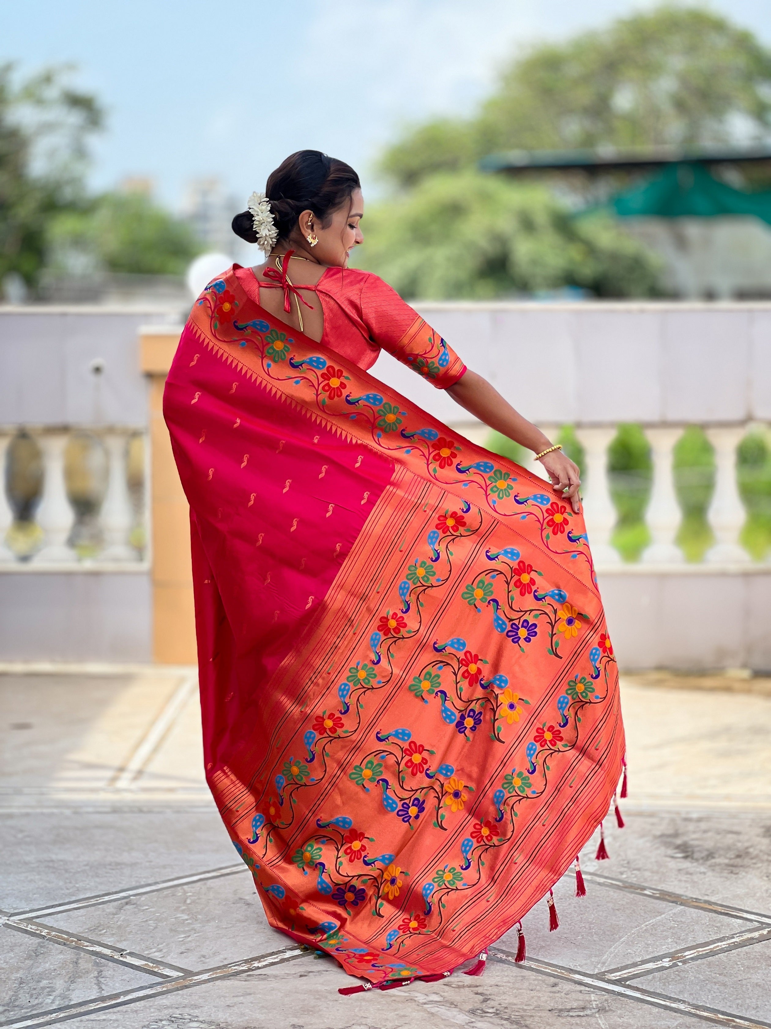 Vedant Vastram Soft Litchi Silk Paithani Jacquard Saree - Pink