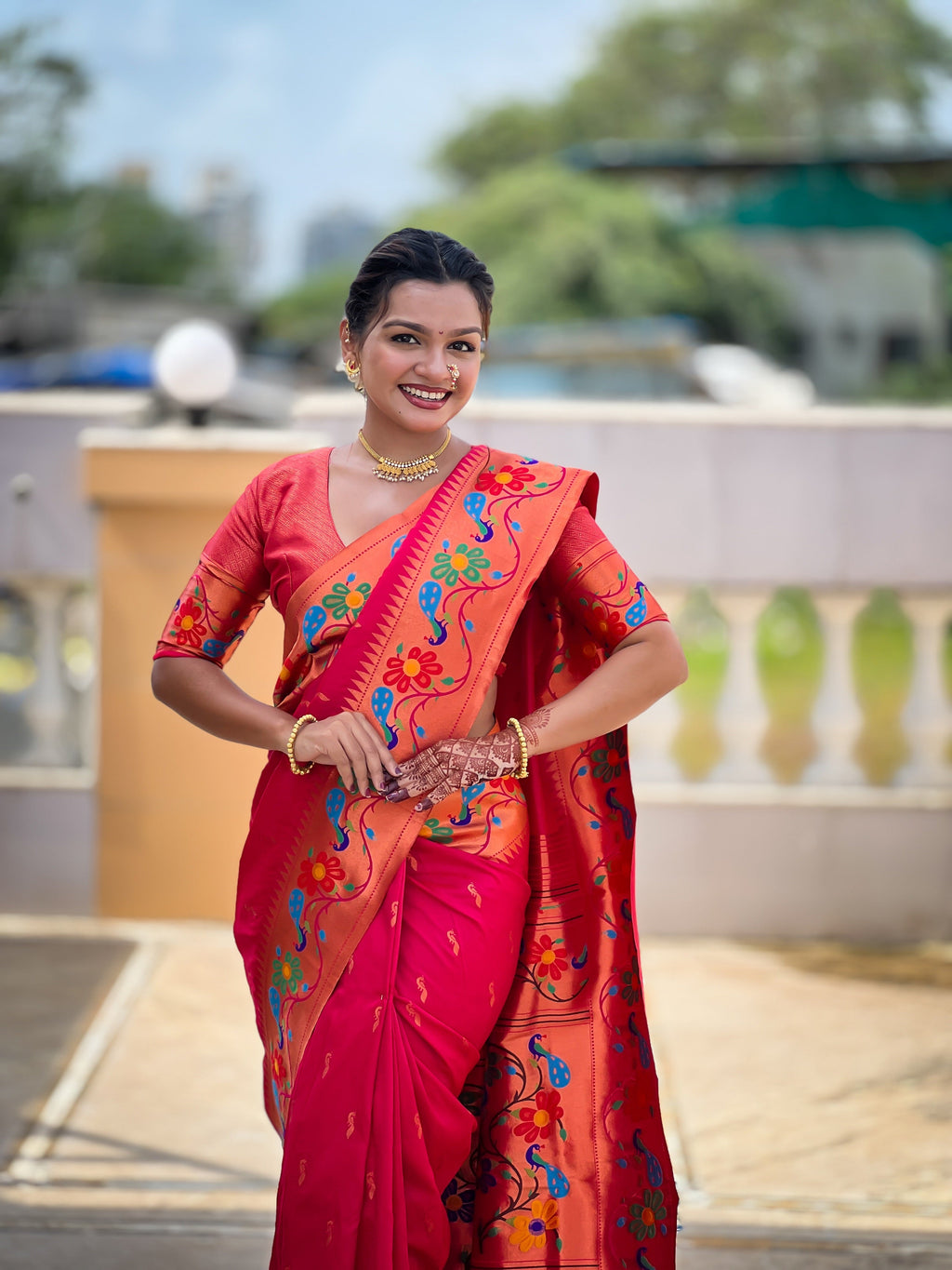 Vedant Vastram Soft Litchi Silk Paithani Jacquard Saree - Pink
