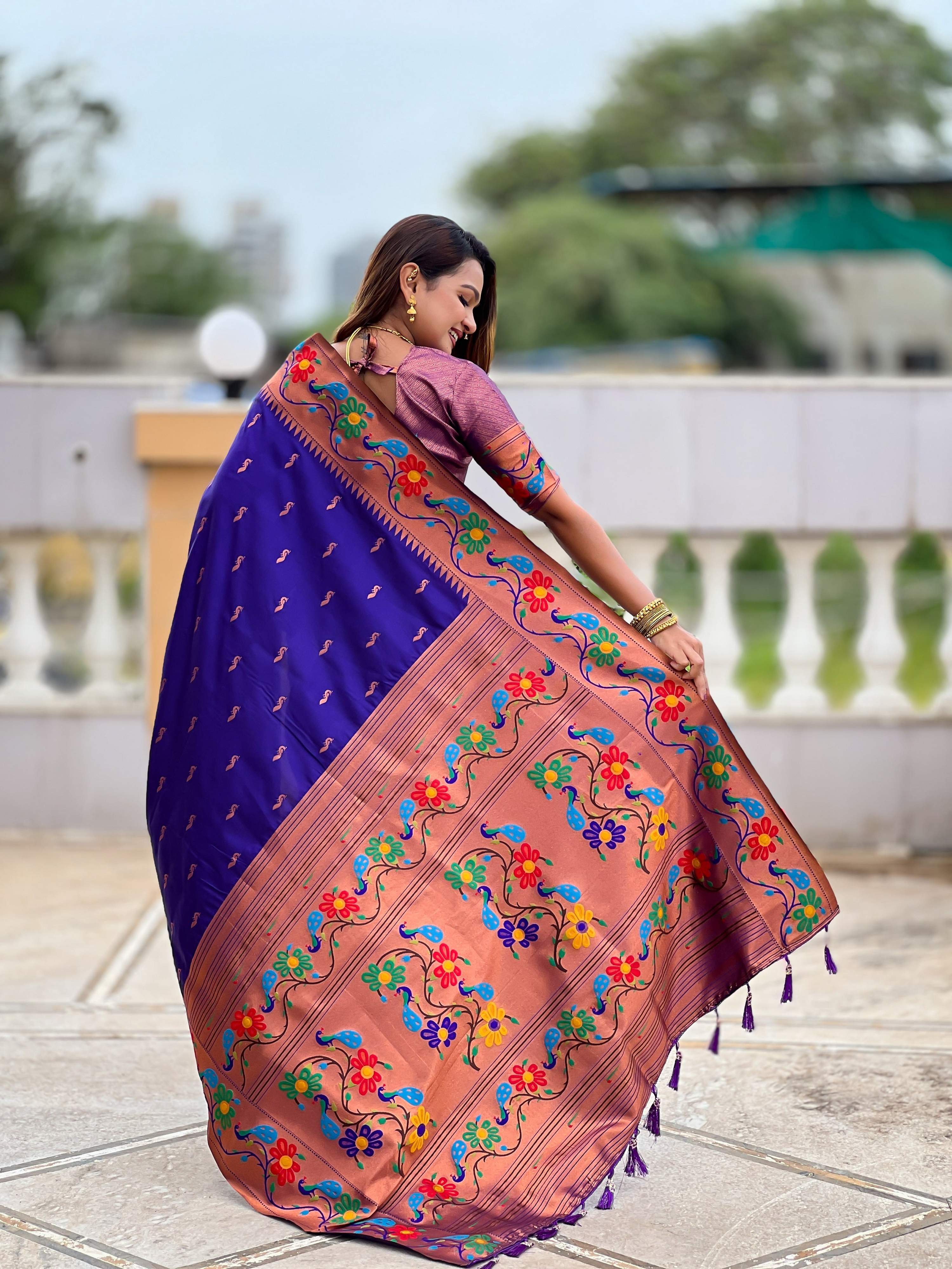 Vedant Vastram Soft Litchi Silk Paithani Jacquard Saree - Violet