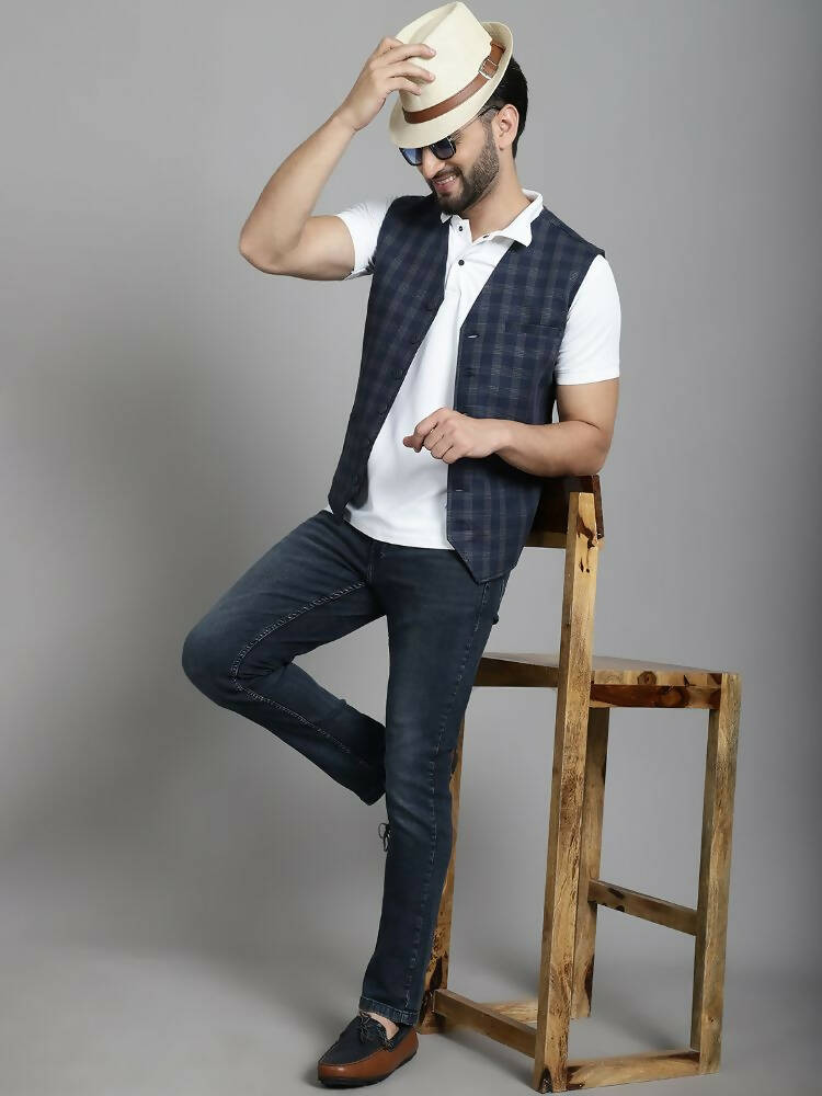 Even Apparels Checked Waistcoat With Welt Pockets - Navy Blue