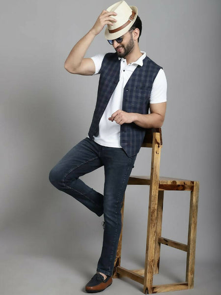 Even Apparels Checked Waistcoat With Welt Pockets - Navy Blue