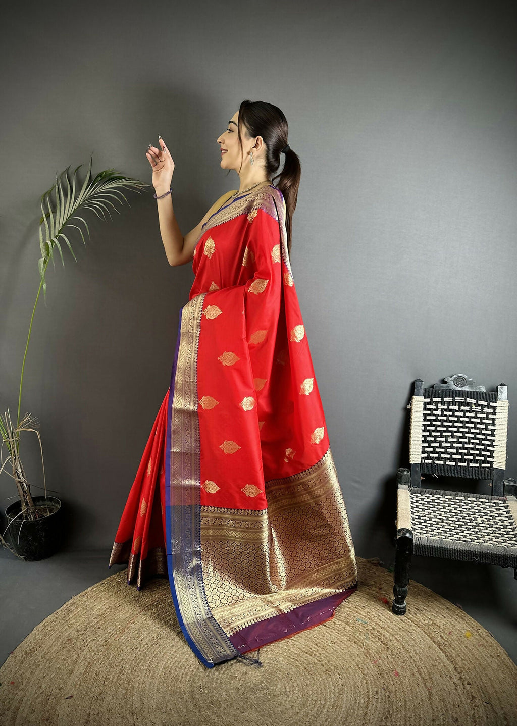 Joban Fashion Red Intricate Zari Weaving Soft Silk Banarasi Saree - Distacart