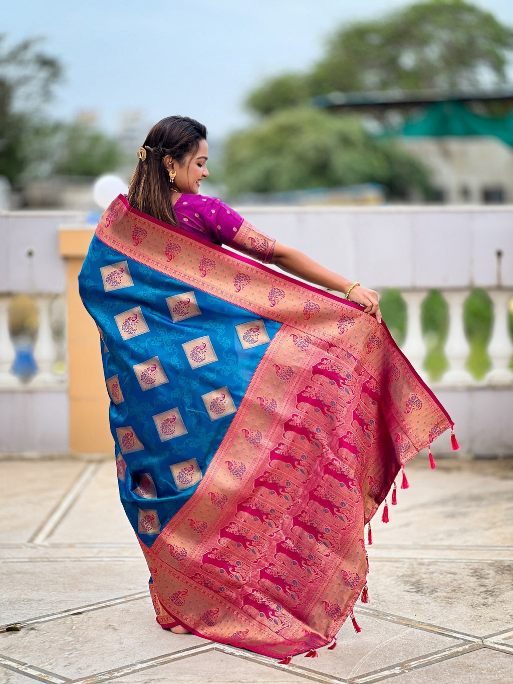 Vedant Vastram Soft Litchi Silk Banarasi Silk Jacquard Saree - Firozi