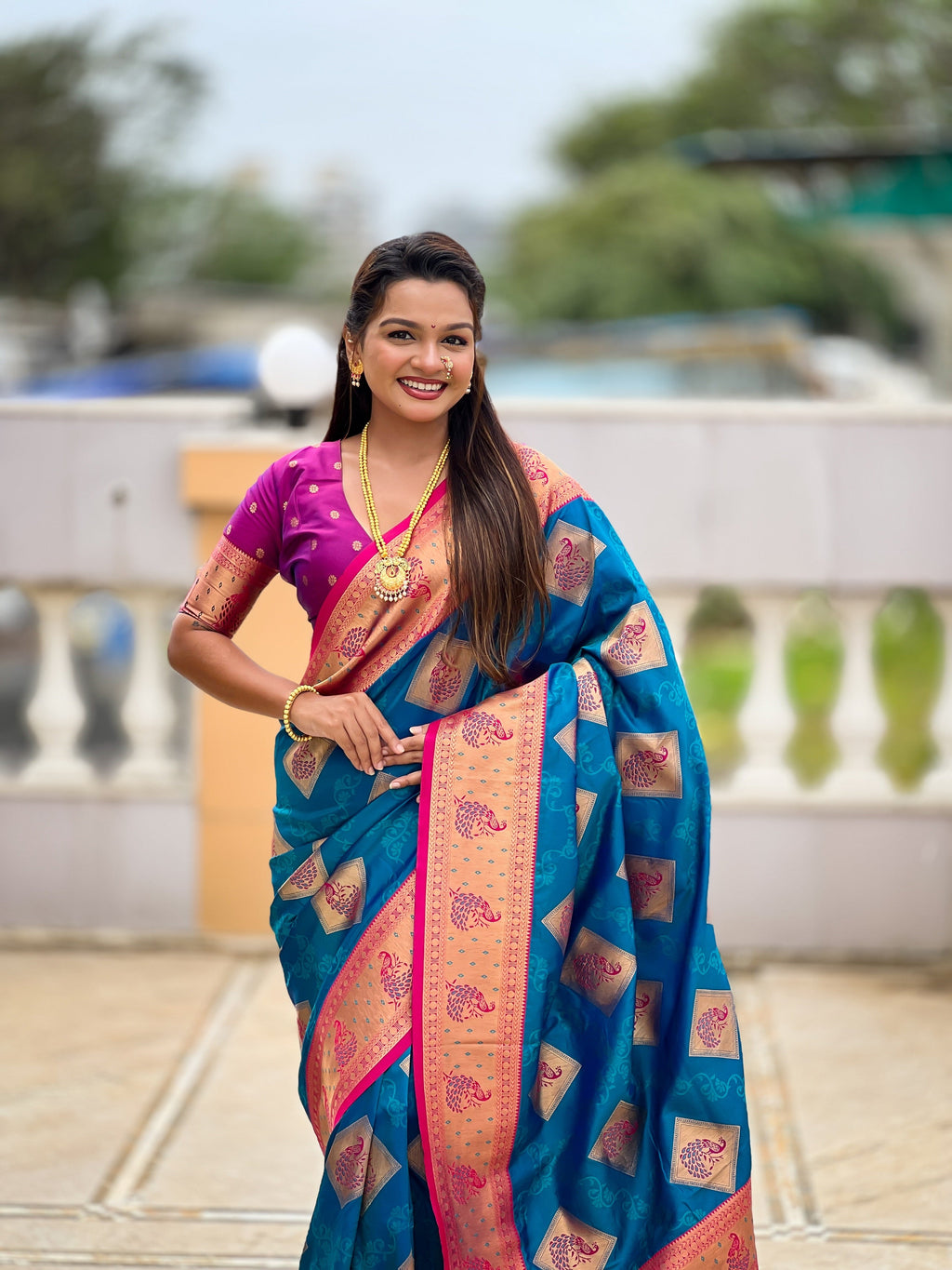 Vedant Vastram Soft Litchi Silk Banarasi Silk Jacquard Saree - Firozi