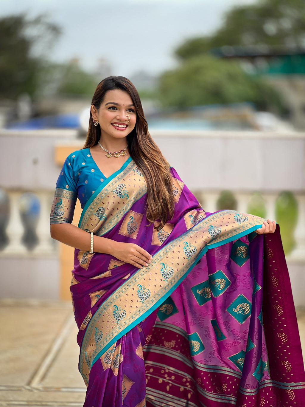 Vedant Vastram Soft Litchi Silk Banarasi Silk Jacquard Saree - Magenta