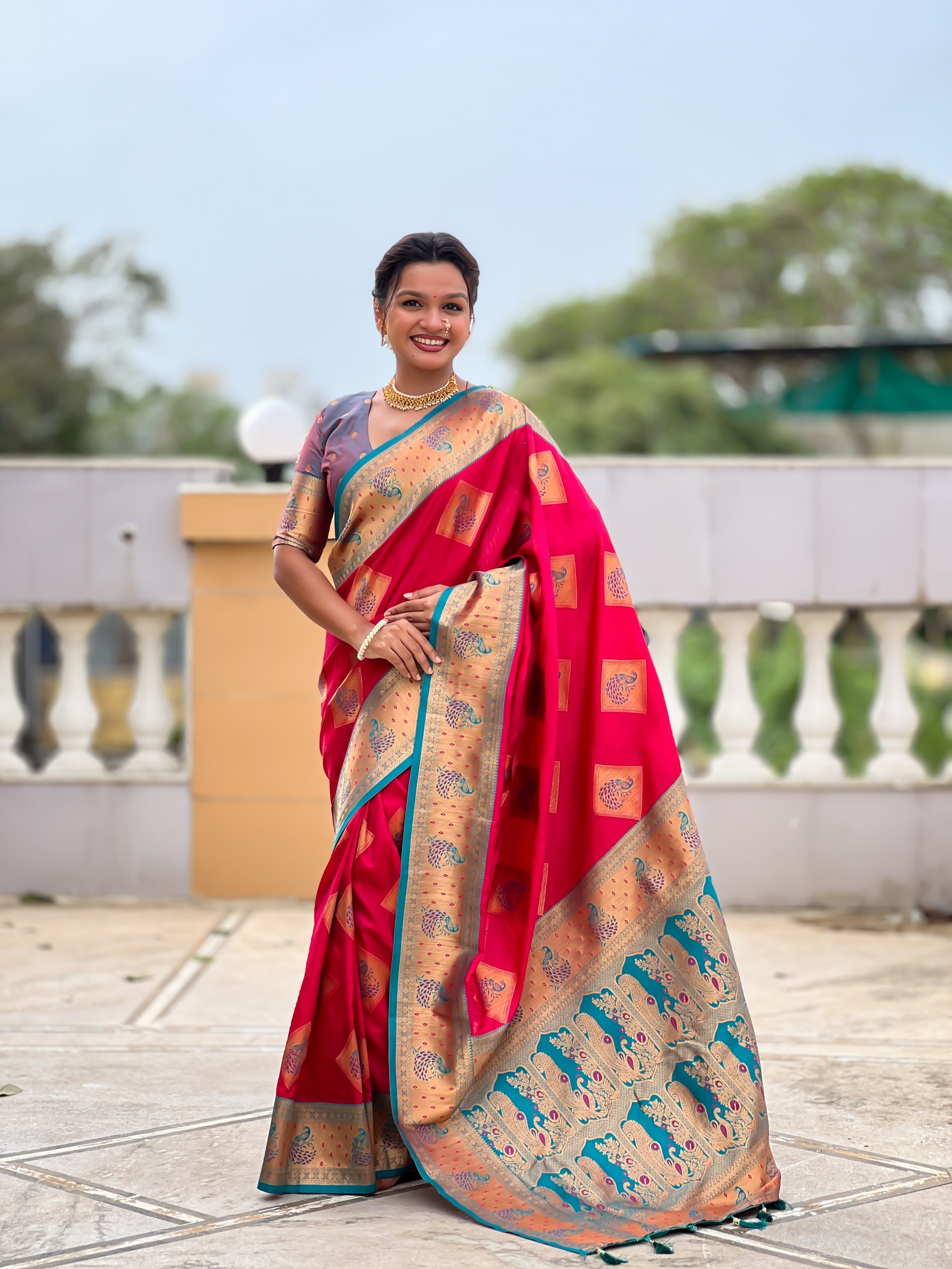 Vedant Vastram Soft Litchi Silk Banarasi Silk Jacquard Saree - Pink