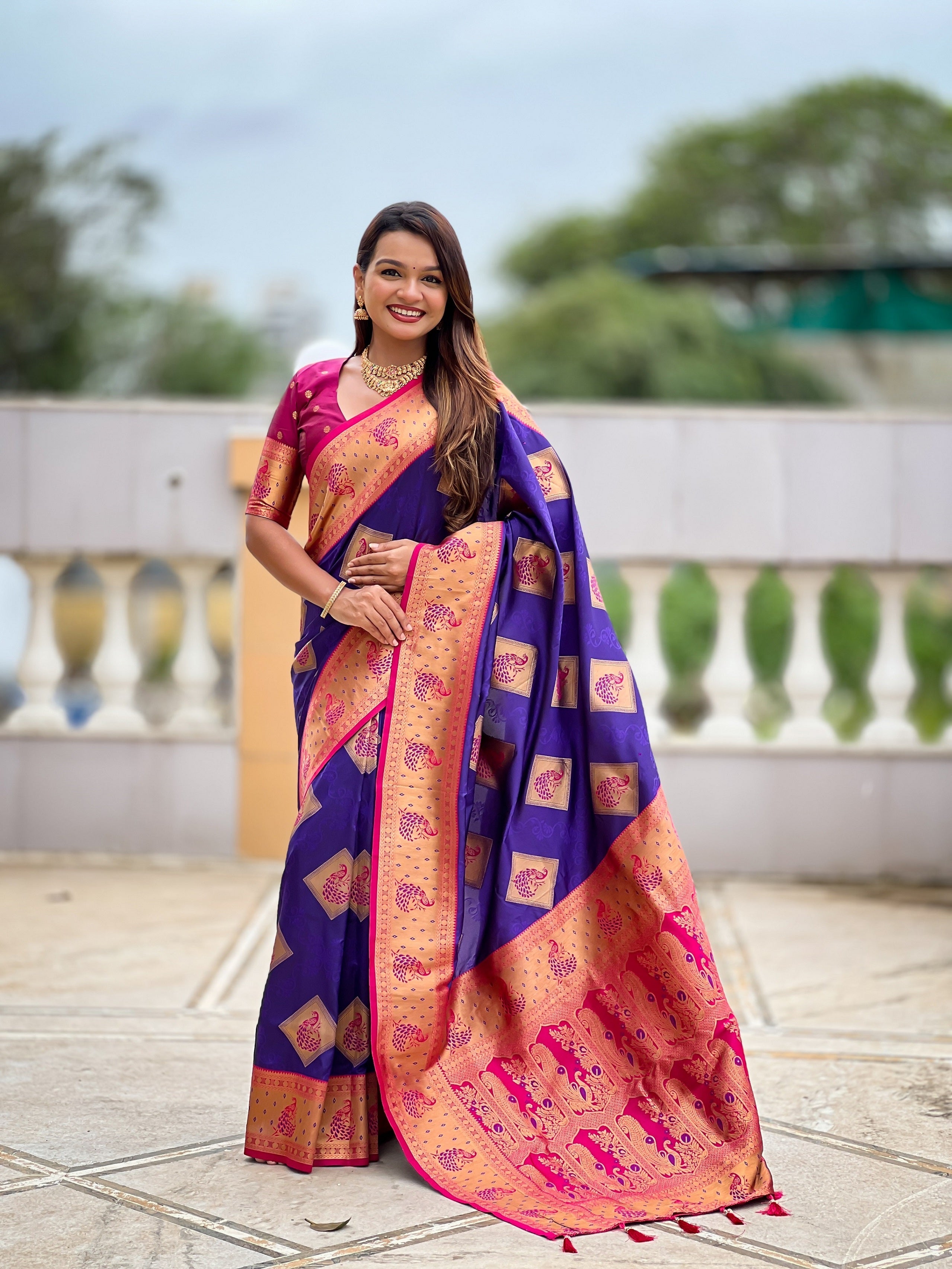 Vedant Vastram Soft Litchi Silk Banarasi Silk Jacquard Saree - Violet