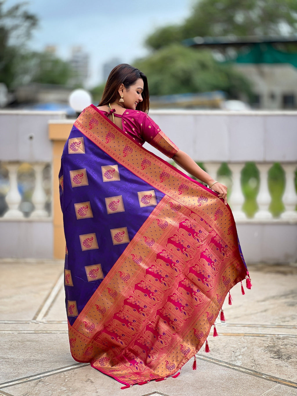 Vedant Vastram Soft Litchi Silk Banarasi Silk Jacquard Saree - Violet