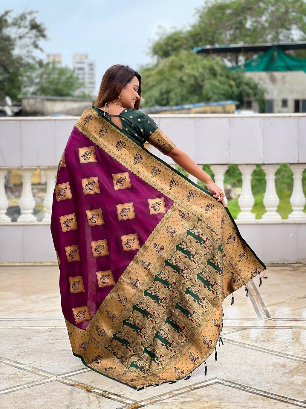 Vedant Vastram Soft Litchi Silk Banarasi Silk Jacquard Saree - Wine