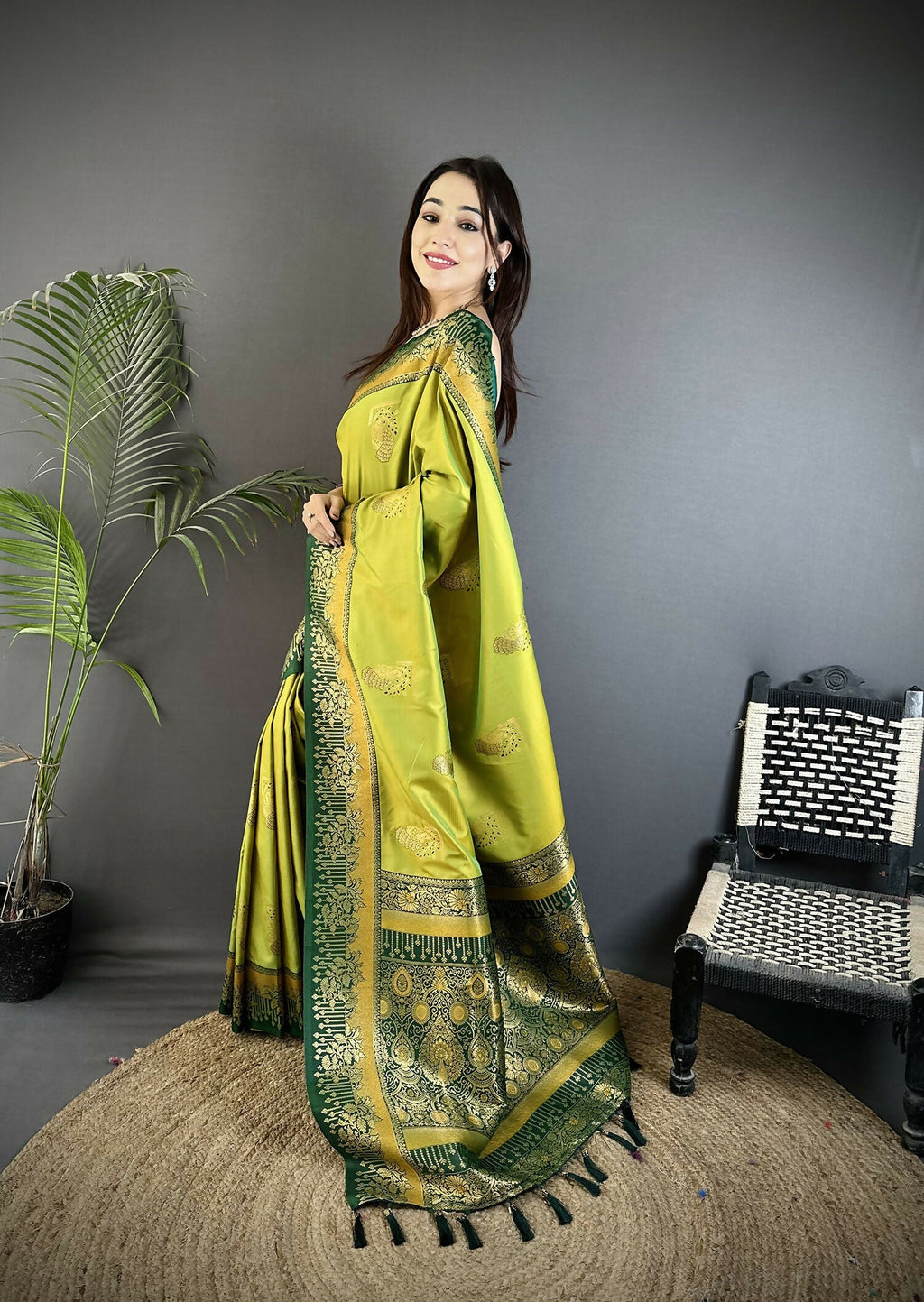 Joban Fashion Light Green Banarasi Soft Silk Peacock Butta Work Saree - Distacart
