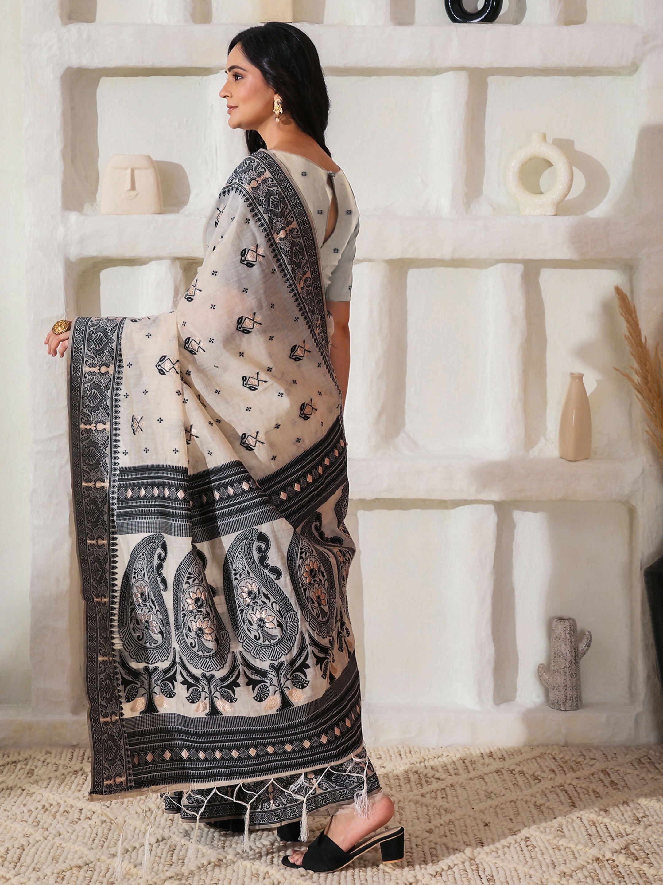 Shree Shyam Fashion Linen Cotton Black & Cream Saree - Distacart