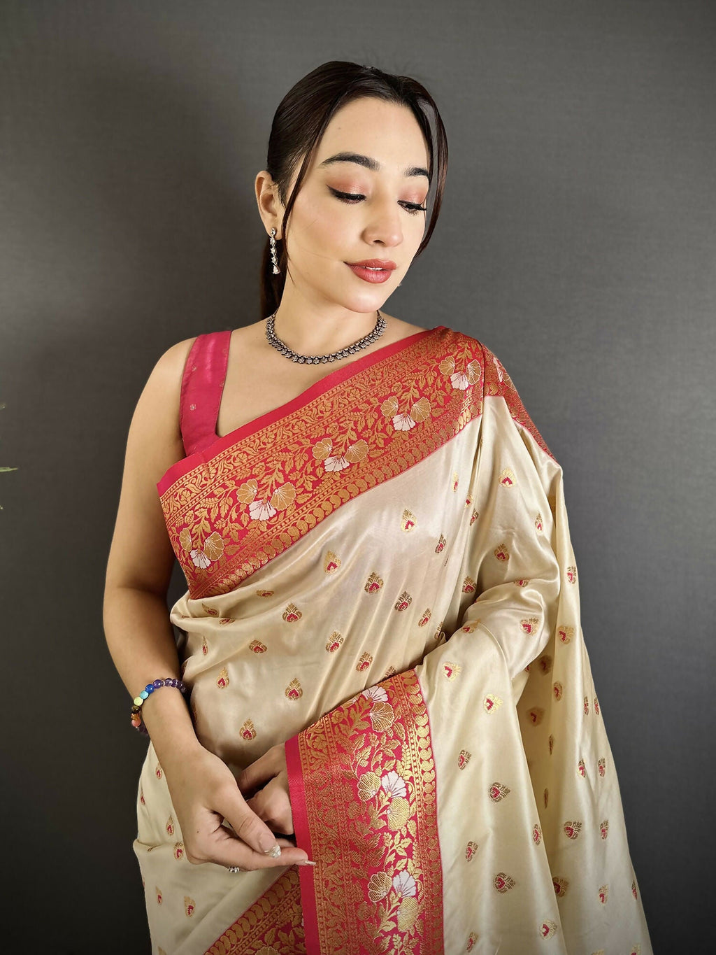 Joban Fashion Off White Intricate Motifs Soft Silk Banarasi Saree