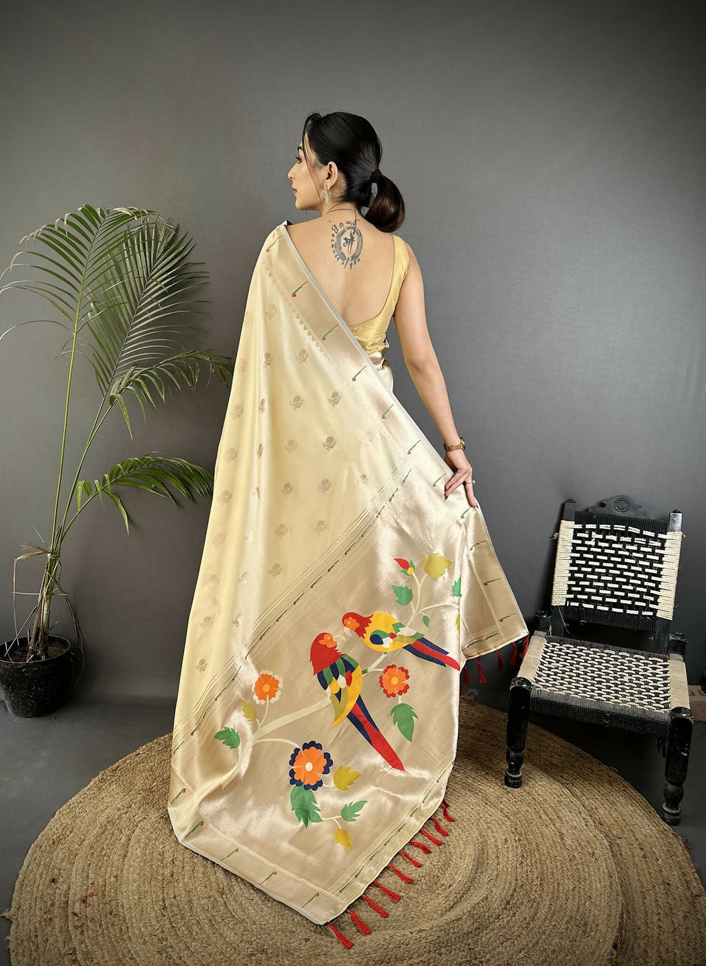 Joban Fashion Off-White Peacock & Floral Motifs Soft Silk Kanchipuram Saree - Distacart