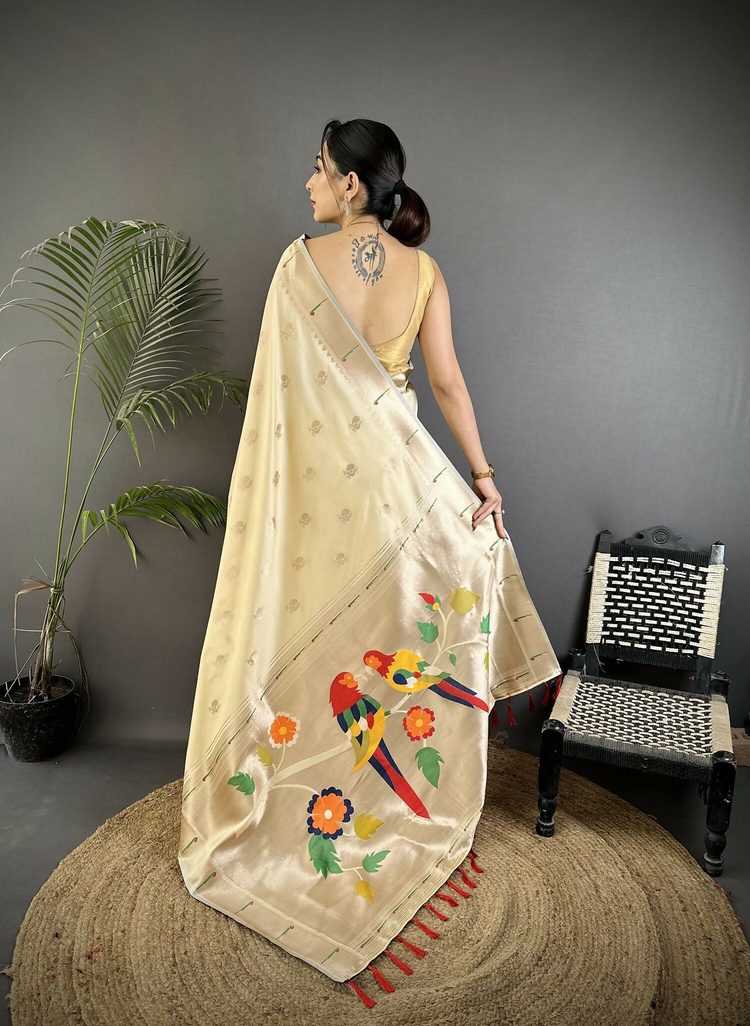 Joban Fashion Off-White Peacock & Floral Motifs Soft Silk Kanchipuram Saree - Distacart