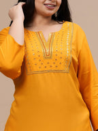 Sztori Women Flared Sleeves Thread Work Kurta